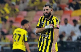 塞尔塔主帅：不满球队多打一人的表现，伯纳乌取胜有运气成分